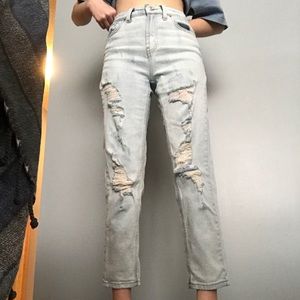 Light washed mom jeans
